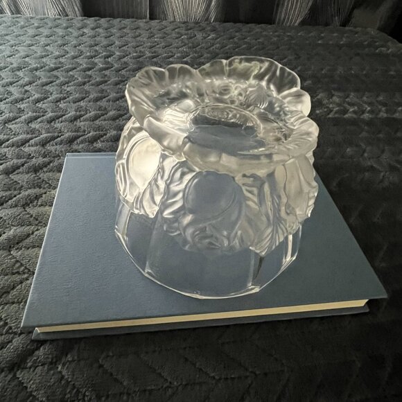 Vintage Mikasa Glass Bowl with Frosted Rose Floral - Picture 3 of 3